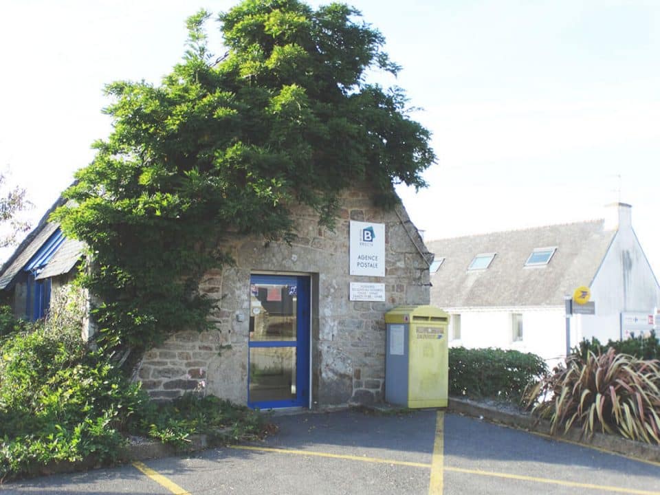 photo représentant la façade extérieure de l'agence postale communale de Brec'h