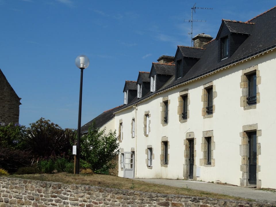 Photo représentant le bâtiment du pôle éducation