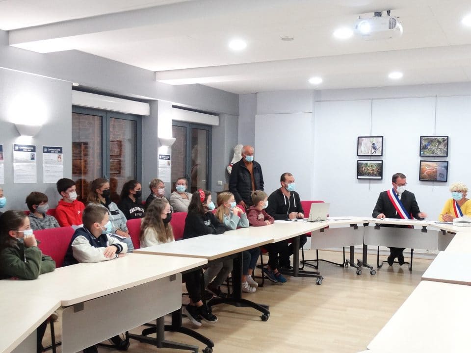 Photo d'installation du Conseil Municipal des Enfants pour le mandat 2021-2023.